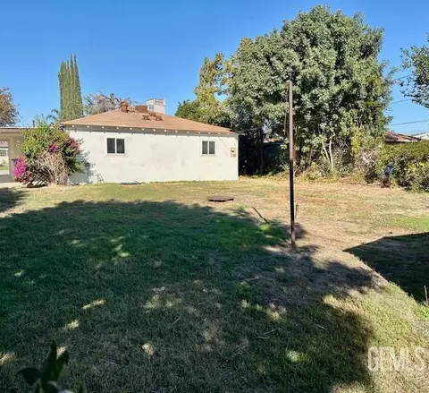 Exterior - 421 Curtis Ave, Shafter, CA 93263 photo 3 of 3