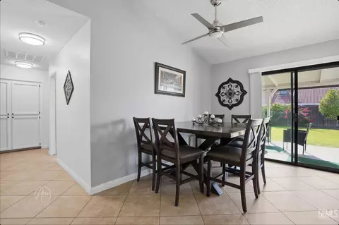 Dining - 4501 Gorbett Ln, Bakersfield, CA 93311 photo 1 of 1