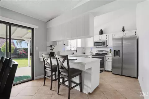 Kitchen - 4501 Gorbett Ln, Bakersfield, CA 93311 photo 3 of 3