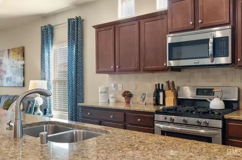 Kitchen - 9324 Red Pine Dr, Shafter, CA 93263 photo 1 of 1