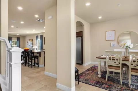 Entry Way - 9324 Red Pine Dr, Shafter, CA 93263 photo 2 of 9