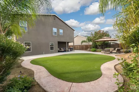 Exterior - 9324 Red Pine Dr, Shafter, CA 93263 photo 8 of 8