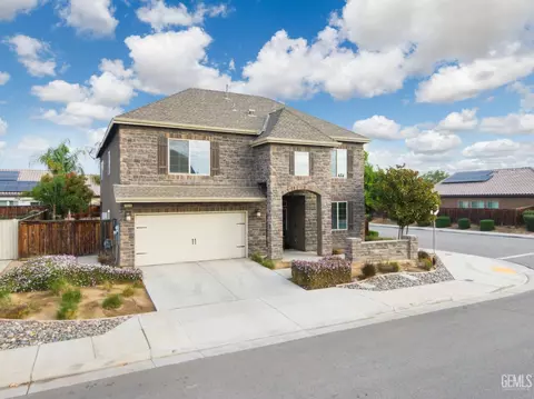 Exterior - 9324 Red Pine Dr, Shafter, CA 93263 photo 3 of 8