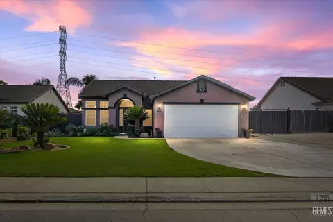 7201 Rhone Dr, Bakersfield, CA 93308