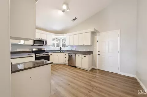 Other - 203 Pierce St, Taft, CA 93268 photo 5 of 6