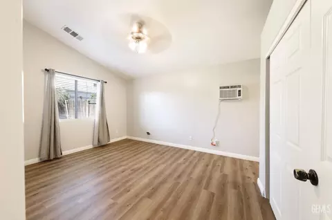 Bedroom - 203 Pierce St, Taft, CA 93268 photo 2 of 2