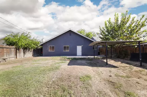 Exterior - 203 Pierce St, Taft, CA 93268 photo 2 of 3