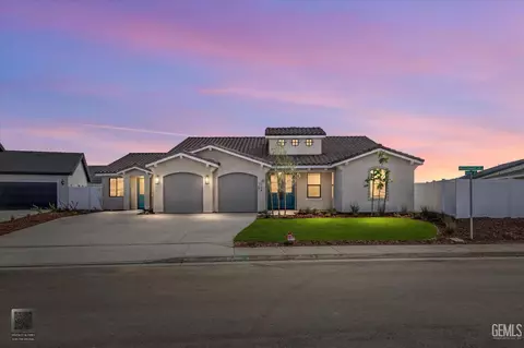 7104 Wintersweet Dr, Bakersfield, CA 93314