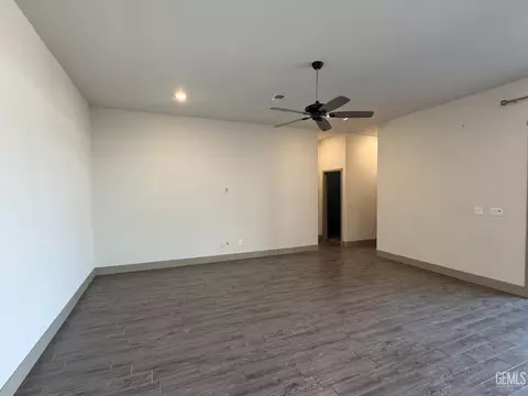 Living - 5706 Ocean Jasper Dr, Bakersfield, CA 93313 photo 3 of 3