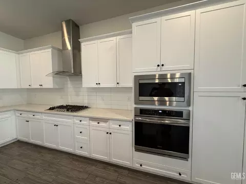 Kitchen - 5706 Ocean Jasper Dr, Bakersfield, CA 93313 photo 1 of 1