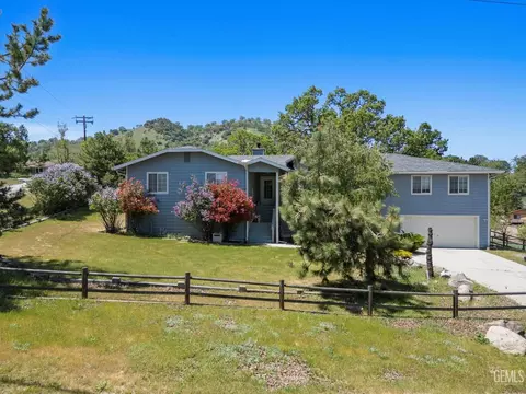 27811 Preakness Dr, Tehachapi, CA 93561 photo 4