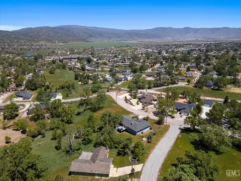 27811 Preakness Dr, Tehachapi, CA 93561 photo 9