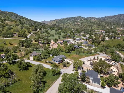 27811 Preakness Dr, Tehachapi, CA 93561 photo 8