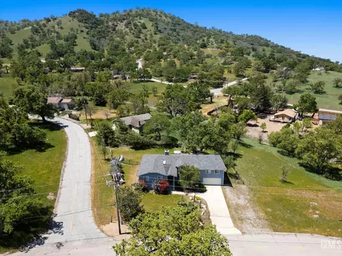 27811 Preakness Dr, Tehachapi, CA 93561 photo 5