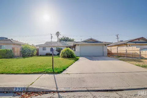 2213 Sandpiper Rd, Bakersfield, CA 93309