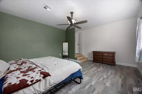 Bedroom - 2901 Berkeley St, Bakersfield, CA 93305 photo 2 of 7
