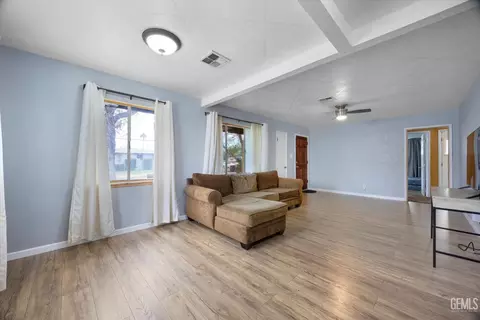 Other - 2901 Berkeley St, Bakersfield, CA 93305 photo 3 of 10