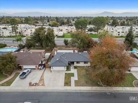 View/Area - 3108 Corvallis Ln, Bakersfield, CA 93309 photo 3 of 6