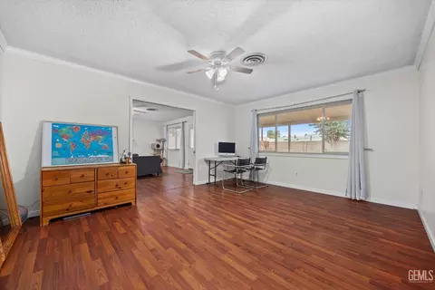 Living - 3108 Corvallis Ln, Bakersfield, CA 93309 photo 1 of 2