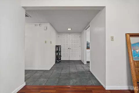 Entry Way - 3108 Corvallis Ln, Bakersfield, CA 93309 photo 2 of 5
