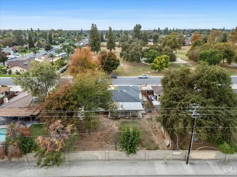 View/Area - 3108 Corvallis Ln, Bakersfield, CA 93309 photo 5 of 6