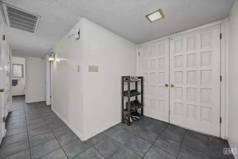 Entry Way - 3108 Corvallis Ln, Bakersfield, CA 93309 photo 1 of 5