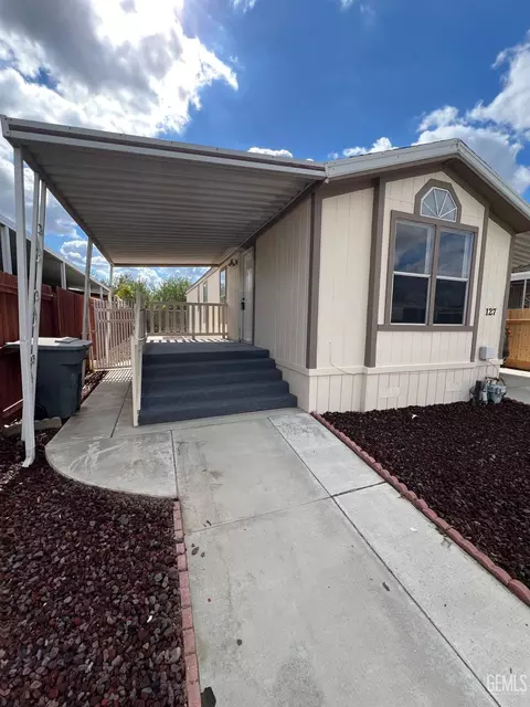 1301 Taft Hwy #127, Bakersfield, CA 93307