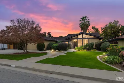 205 Angell St, Bakersfield, CA 93309