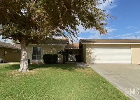 6000 Cypress Point Dr, Bakersfield, CA 93309