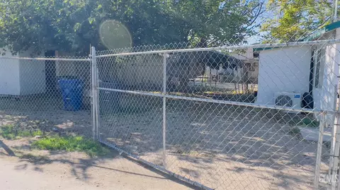 Exterior - 1310 D St, Wasco, CA 93280 photo 4 of 5