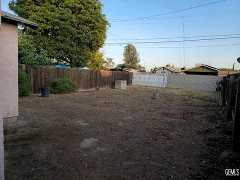 Exterior - 1917 3rd St, Wasco, CA 93280 photo 2 of 2