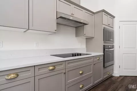 Kitchen - 6701 Cedar Post Dr, Bakersfield, CA 93314 photo 1 of 2