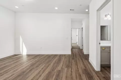 Entry Way - 6701 Cedar Post Dr, Bakersfield, CA 93314 photo 4 of 4