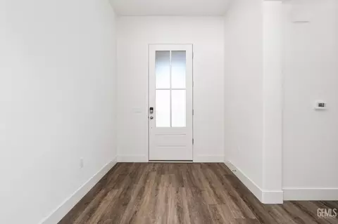 Entry Way - 6701 Cedar Post Dr, Bakersfield, CA 93314 photo 2 of 4