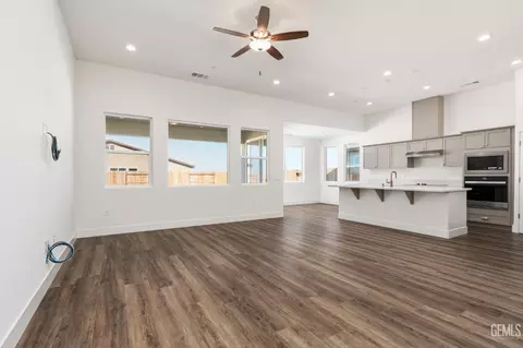 Living - 6701 Cedar Post Dr, Bakersfield, CA 93314 photo 1 of 4