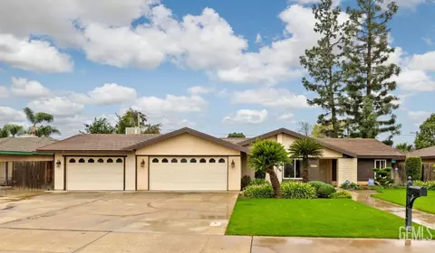 4713 Summertree Ln, Bakersfield, CA 93309