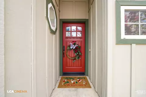 Entry Way - 23701 Crystal Lake Ln, Tehachapi, CA 93561 photo 1 of 4