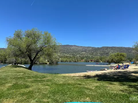 View/Area - 23701 Crystal Lake Ln, Tehachapi, CA 93561 photo 1 of 2
