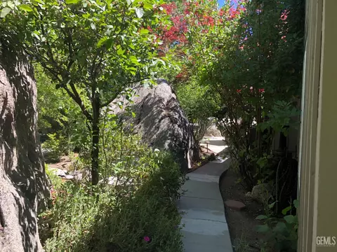 Exterior - 23701 Crystal Lake Ln, Tehachapi, CA 93561 photo 10 of 10