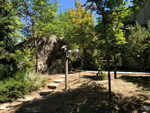 Exterior - 23701 Crystal Lake Ln, Tehachapi, CA 93561 photo 6 of 10
