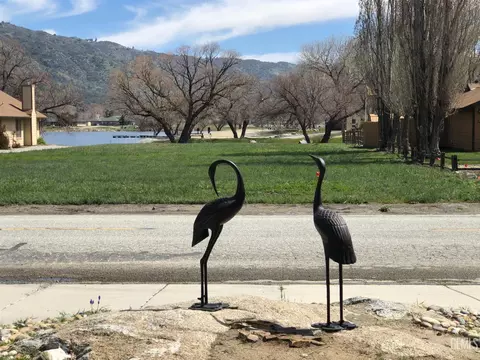 Exterior - 23701 Crystal Lake Ln, Tehachapi, CA 93561 photo 9 of 10