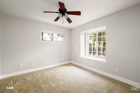 Bedroom - 23701 Crystal Lake Ln, Tehachapi, CA 93561 photo 2 of 5