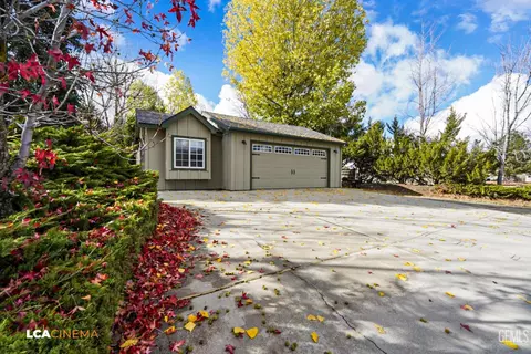 Other - 23701 Crystal Lake Ln, Tehachapi, CA 93561 photo 3 of 7