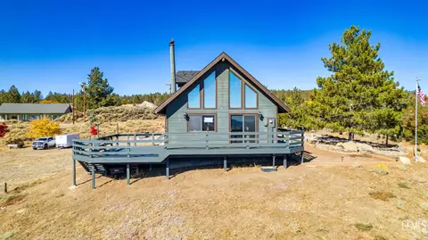 Exterior - 25781 Jacaranda Dr, Tehachapi, CA 93561 photo 10 of 12