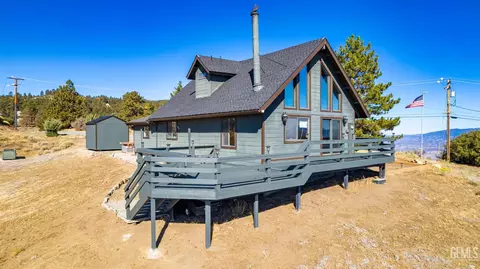 Exterior - 25781 Jacaranda Dr, Tehachapi, CA 93561 photo 9 of 12