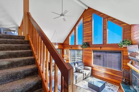 Entry Way - 25781 Jacaranda Dr, Tehachapi, CA 93561 photo 1 of 2