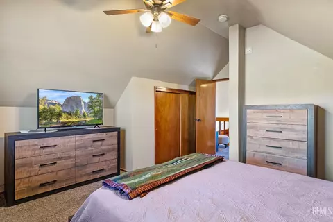 Bedroom - 25781 Jacaranda Dr, Tehachapi, CA 93561 photo 4 of 5