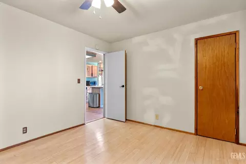 Bedroom - 25781 Jacaranda Dr, Tehachapi, CA 93561 photo 5 of 5