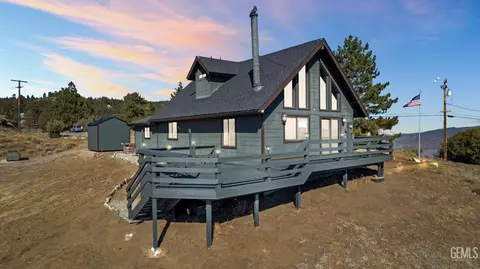 Exterior - 25781 Jacaranda Dr, Tehachapi, CA 93561 photo 1 of 12