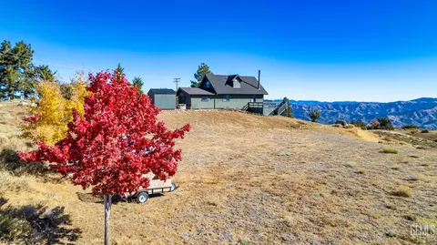 Exterior - 25781 Jacaranda Dr, Tehachapi, CA 93561 photo 11 of 12